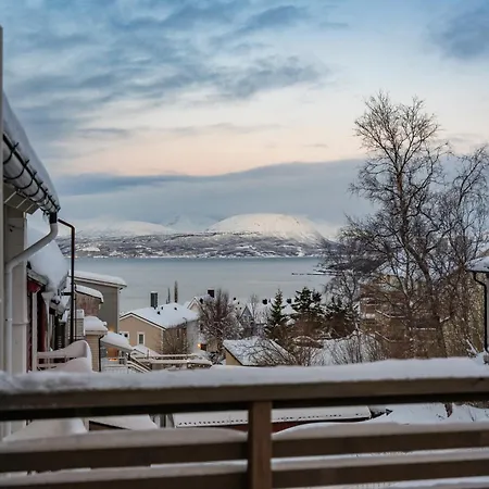Prázdninový dům Moderne Hus Med Flott Beliggenhet Og Naerhet Til Narvikfjellet Og Byen