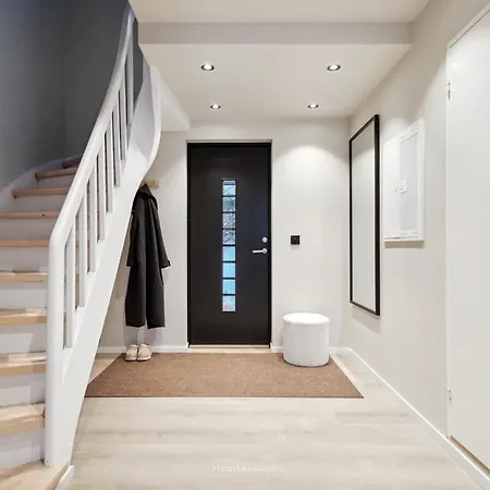 Moderne Hus Med Flott Beliggenhet Og Naerhet Til Narvikfjellet Og Byen
