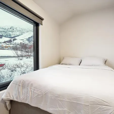 Moderne Hus Med Flott Beliggenhet Og Naerhet Til Narvikfjellet Og Byen Prázdninový dům