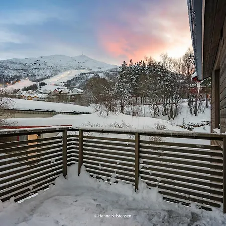 Moderne Hus Med Flott Beliggenhet Og Naerhet Til Narvikfjellet Og Byen * Narvik